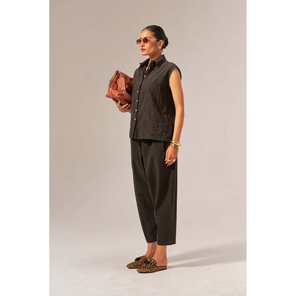 SPACE Oversized Kala Brown Cotton Chaand Sleeveless Shirt And Elasticated Waist Pant