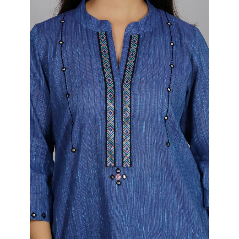 Spring Soul Blue Solid Kurta With Neck Detailing