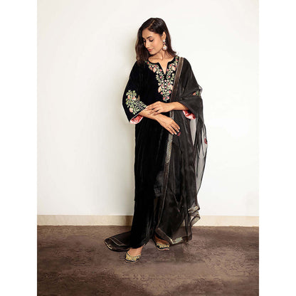 Spring Soul Black Hand Embroidered Velvet Kurta With Salwar And Dupatta (Set of 3)