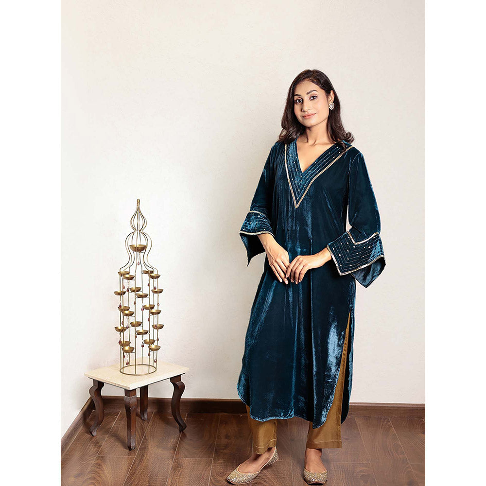 Spring Soul Teal Hand Embroidered Kurta With Mashru Silk Pant (Set of 2)