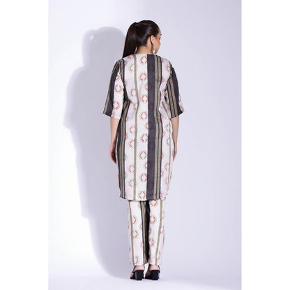 Studio Surbhi Cotton Silk Printed V Neck Kurta and Pant (Set of 2)