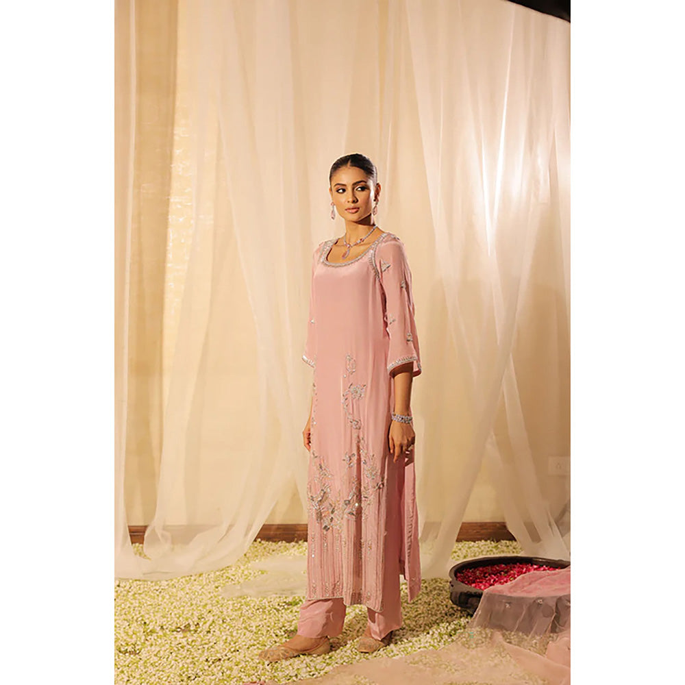 Studio Chiraiya Elegant Pink Kurta with Pant and Dupatta (Set of 3)