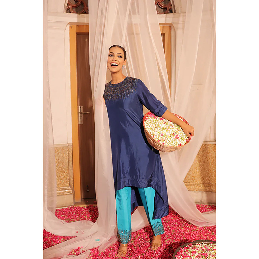 Studio Chiraiya Elegant Blue Silk Kurta with Pant (Set of 2)