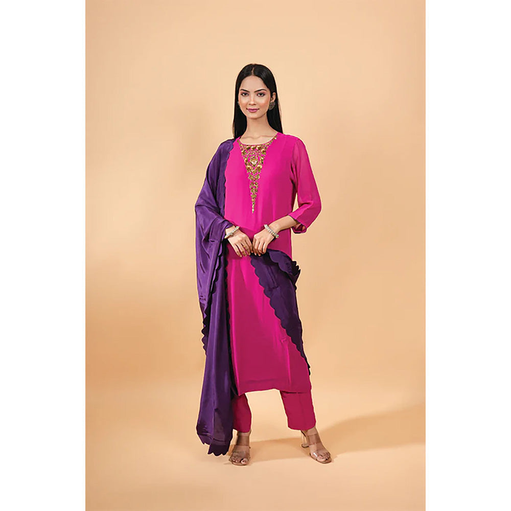 Studio Chiraiya Pink Makhmal Rani Kurta with Pant and Dupatta (Set of 3)