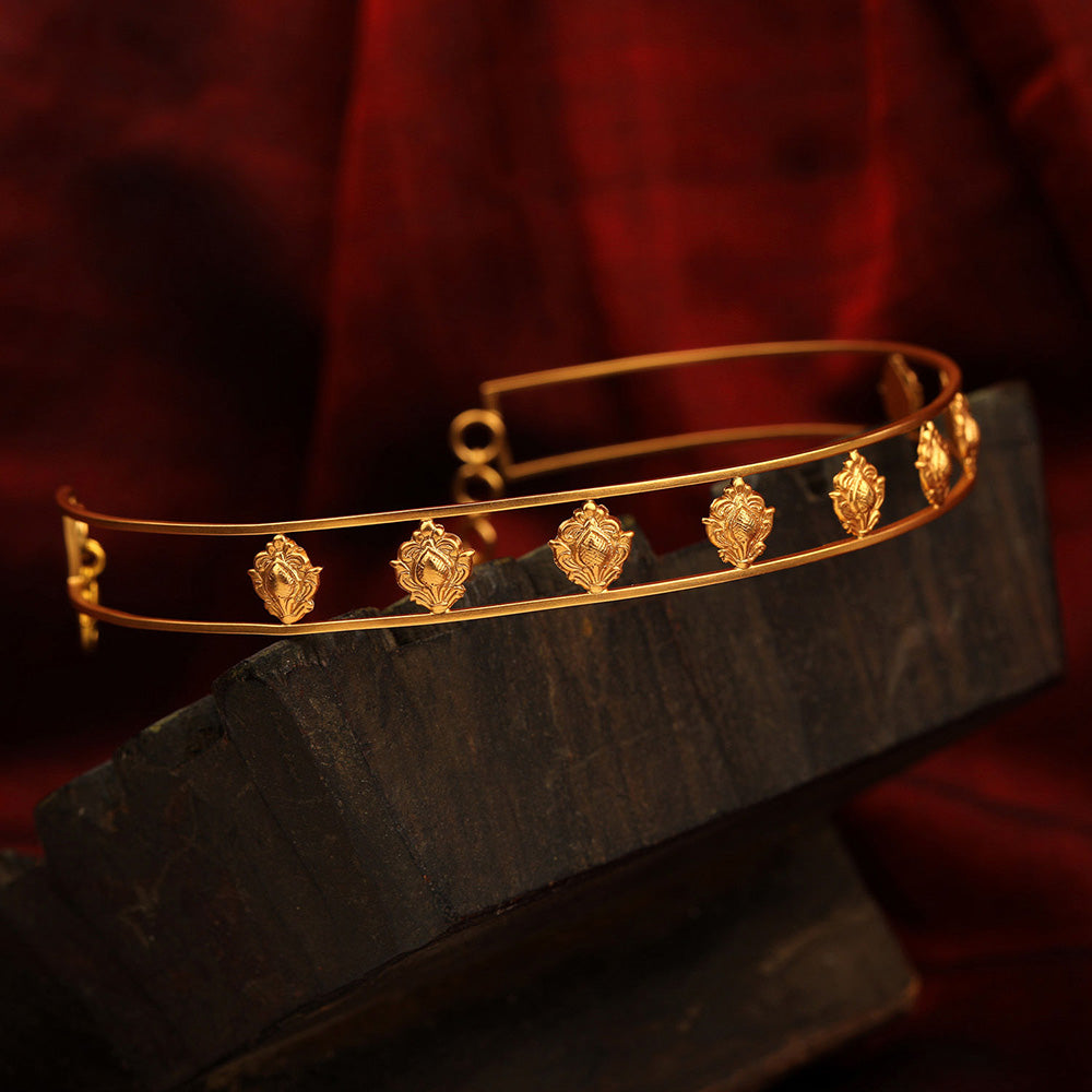 Suhani Pittie Gold Plated Wire And Engraved Diamond Flower Choker (Vibrant Vibe Choker)