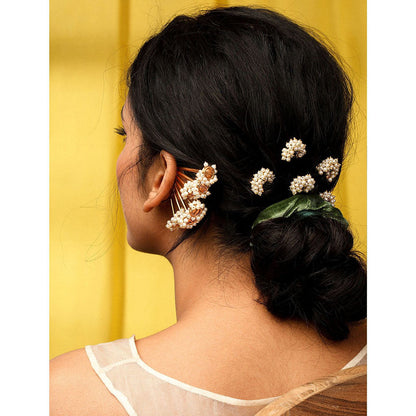 Suhani Pittie Pearl Bunch Earcuff