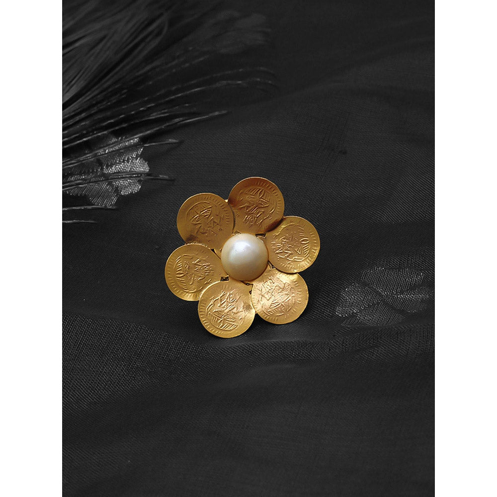 Suhani Pittie Gold primrose coin ring with pearl center