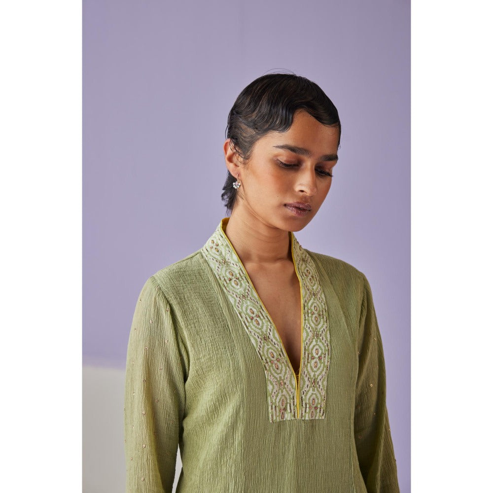 Surbhi Gupta Green Crinkled Kurta and Pant (Set of 2)