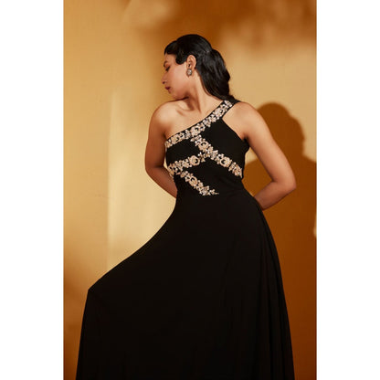 Suruchi Parakh Black Solid Sleeves Maxi Dress