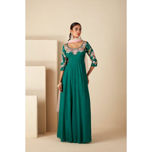 Suruchi Parakh Womens Green Embroidered Anarkali Kurta and Dupatta (Set of 2)