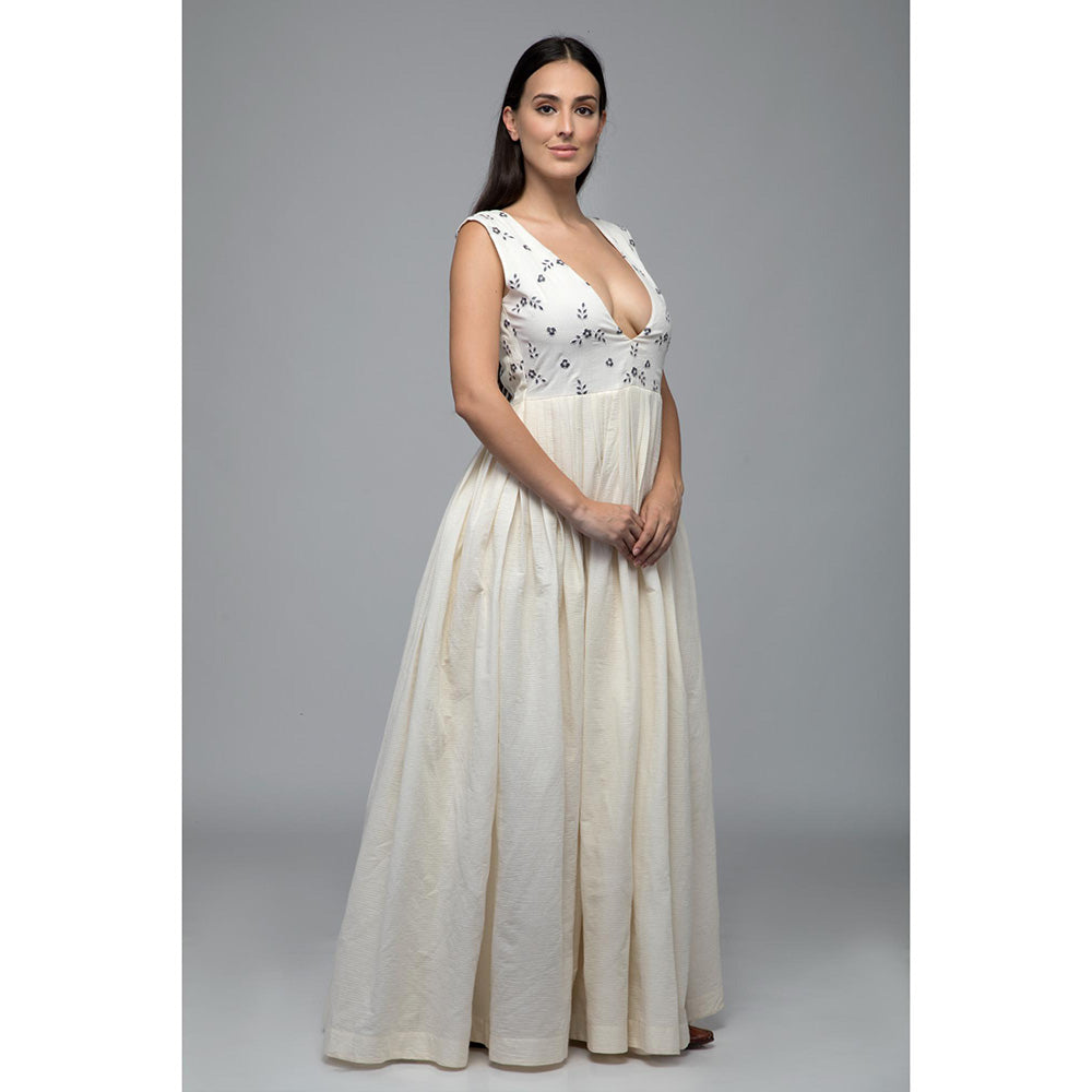 S & V designs Blue Embroidered Floor Length Sleeveless Gown with Jacket (Set of 2)