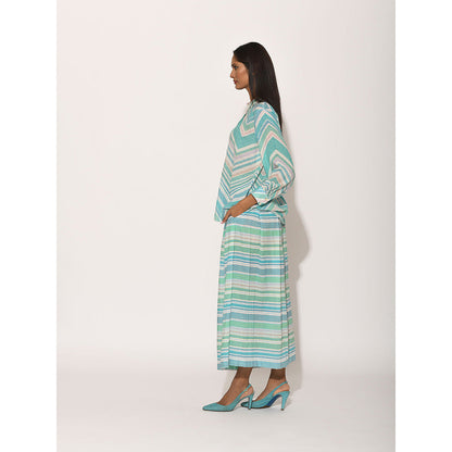 Swati Vijaivargie Turquoise Dots Turquoise Chevron Shirt