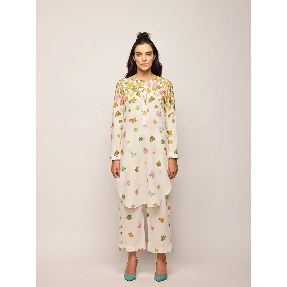 Swati Vijaivargie White Fleur Round Hem Top