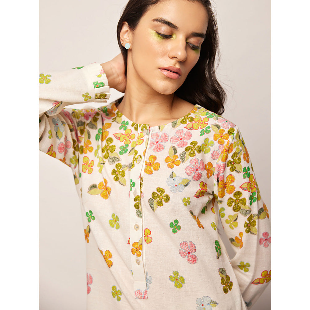 Swati Vijaivargie White Fleur Round Hem Top