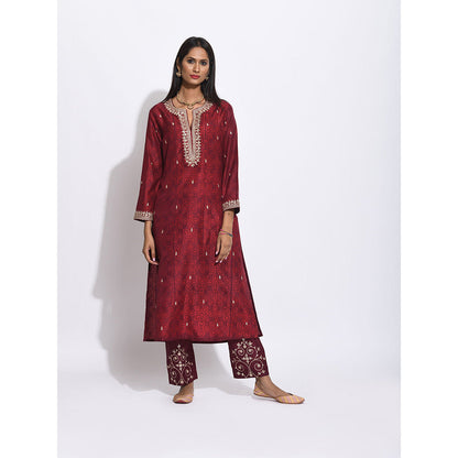Swati Vijaivargie Maroon Shibori With Embroidered Kurta And Pant (Set of 2)