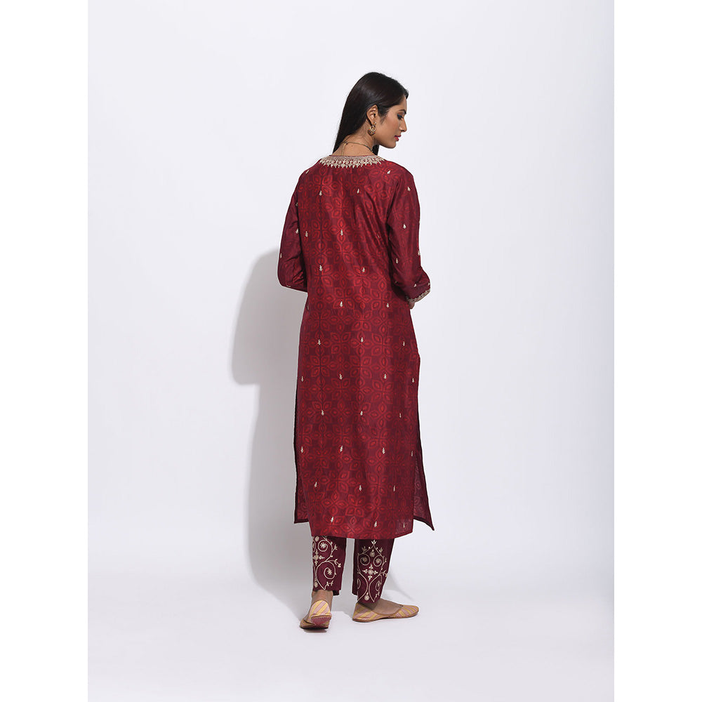 Swati Vijaivargie Maroon Shibori With Embroidered Kurta And Pant (Set of 2)