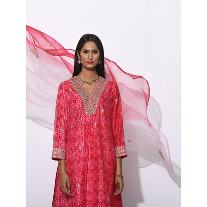 Swati Vijaivargie Pink Embroidered V Neck Shibori Kurta With Pant And Dupatta (Set of 3)
