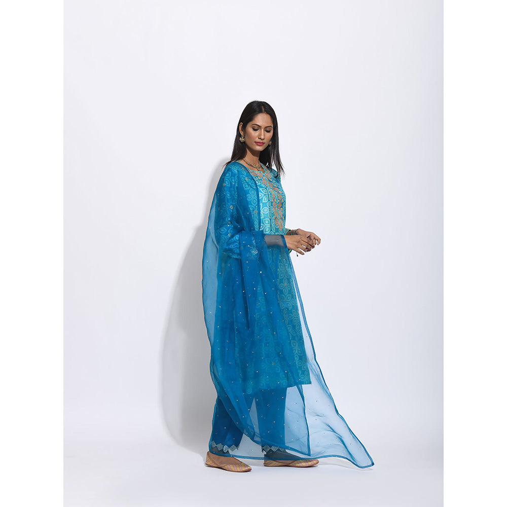 Swati Vijaivargie Blue Embroidered Kurta With Pant And Dupatta (Set of 3)