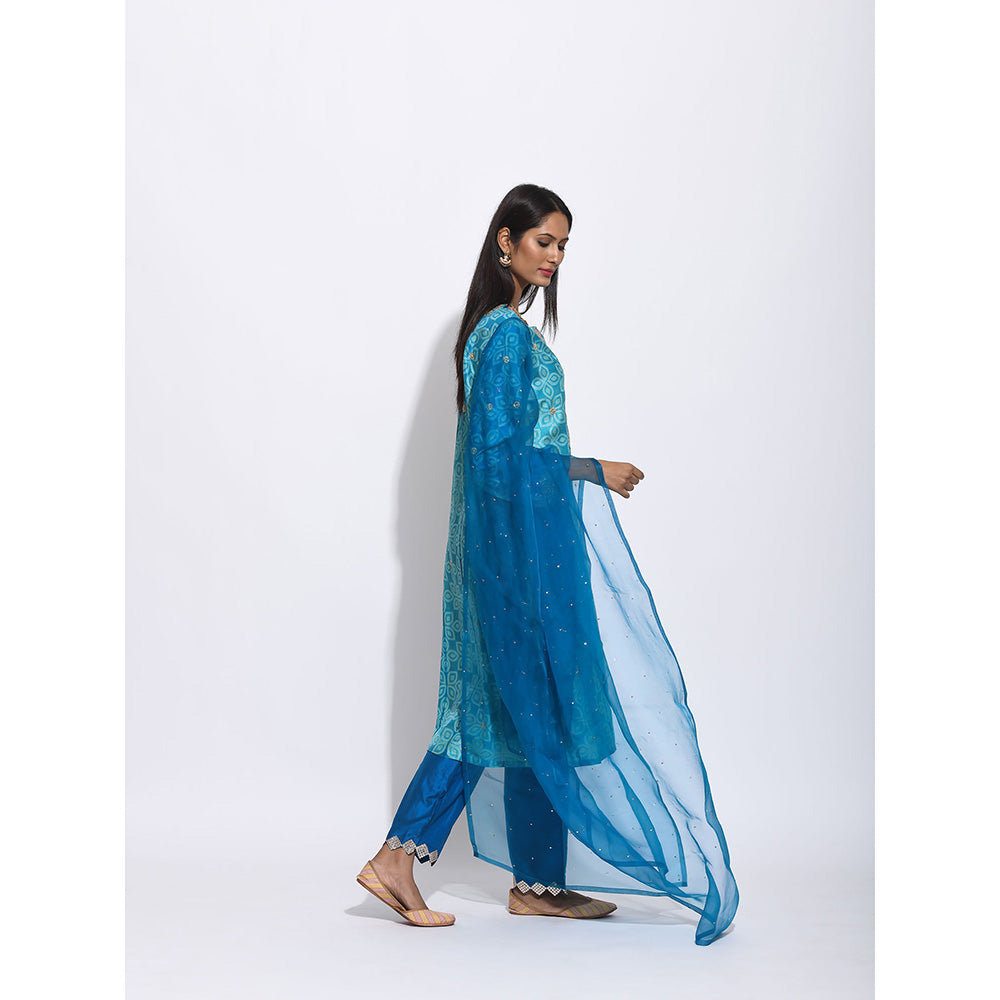 Swati Vijaivargie Blue Embroidered Kurta With Pant And Dupatta (Set of 3)