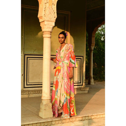 Swati Vijaivargie Surajmukhi Cape