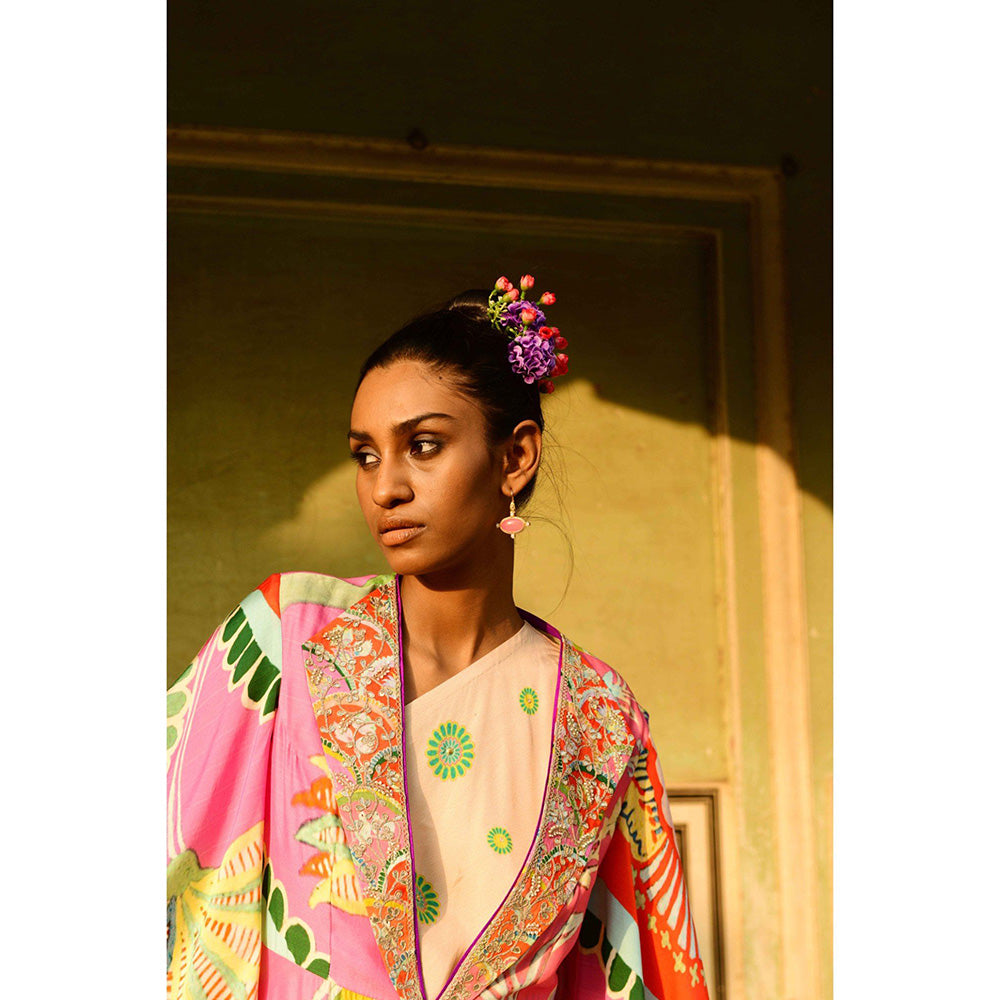 Swati Vijaivargie Surajmukhi Cape