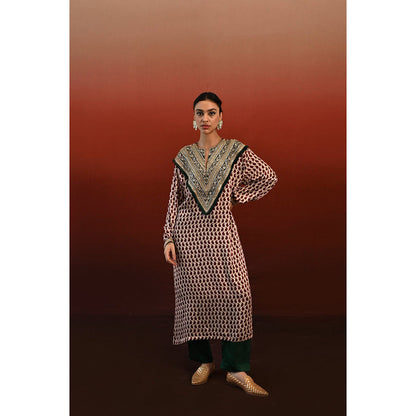 Swati Vijaivargie Paisley Dhara Kurta & Pant (Set of 2)