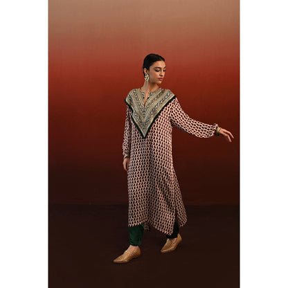 Swati Vijaivargie Paisley Dhara Kurta & Pant (Set of 2)