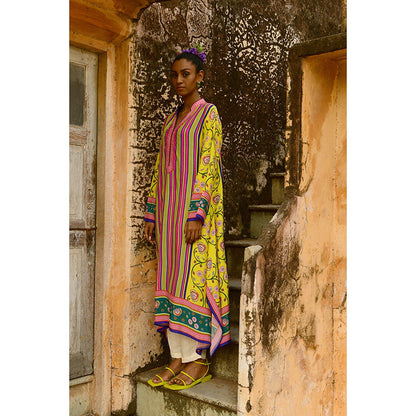 Swati Vijaivargie Veena Kurta & Pant (Set of 2)