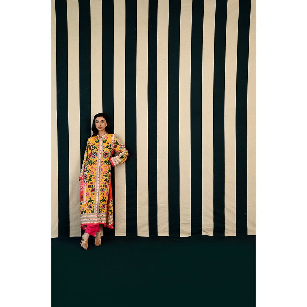 Swati Vijaivargie Gulmohar Gauri Kurta & Pant (Set of 2)