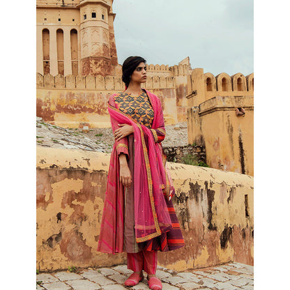 Swati Vijaivargie Ranakpur Kurta with Pali Dupatta and Boondi Pant (Set of 3)