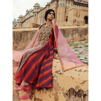 Swati Vijaivargie Ranakpur Kurta with Pali Dupatta and Boondi Pant (Set of 3)