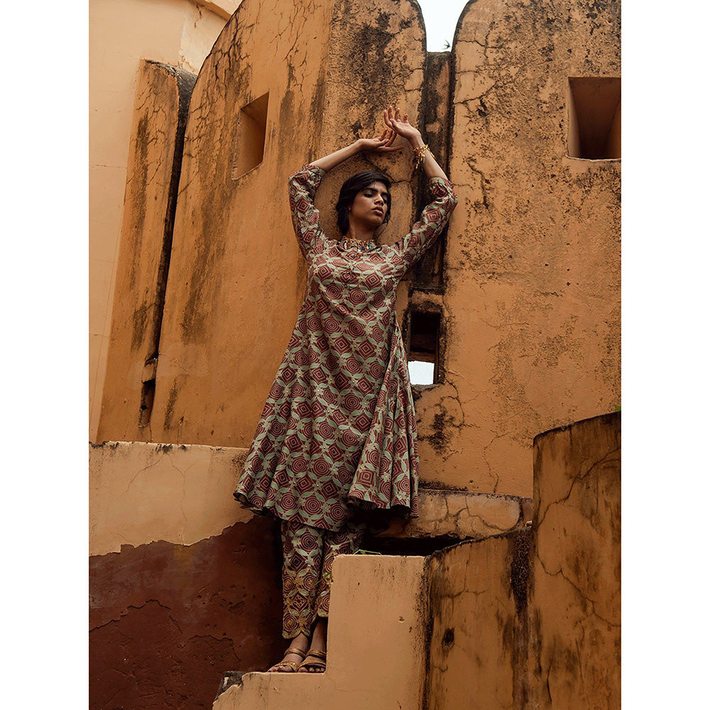 Swati Vijaivargie Bikaner Kurta with Sheesh Mahal Pant (Set of 2)