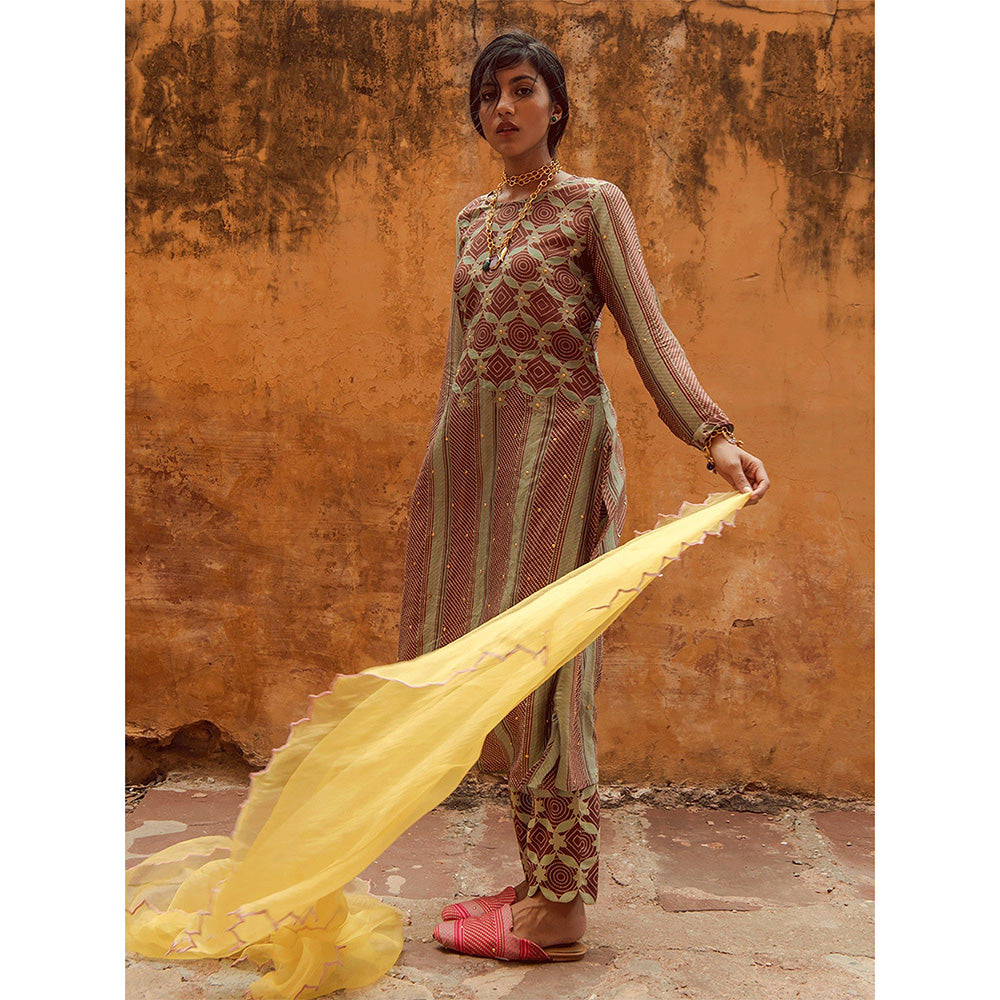 Swati Vijaivargie Jantar Mantar Kurta with Sagar Pant (Set of 2)