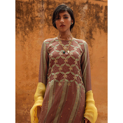 Swati Vijaivargie Jantar Mantar Kurta with Sagar Pant (Set of 2)