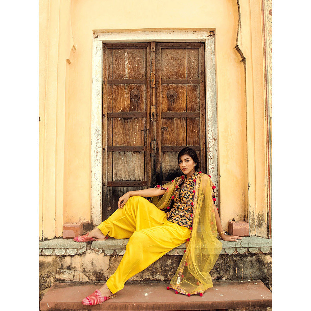 Swati Vijaivargie Sirohi Pali Cape & Top with Kota Dhoti Pant (Set of 3)