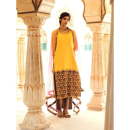 Swati Vijaivargie Abhaneri Kurta with Boondi Pant and Pali Dupatta (Set of 3)