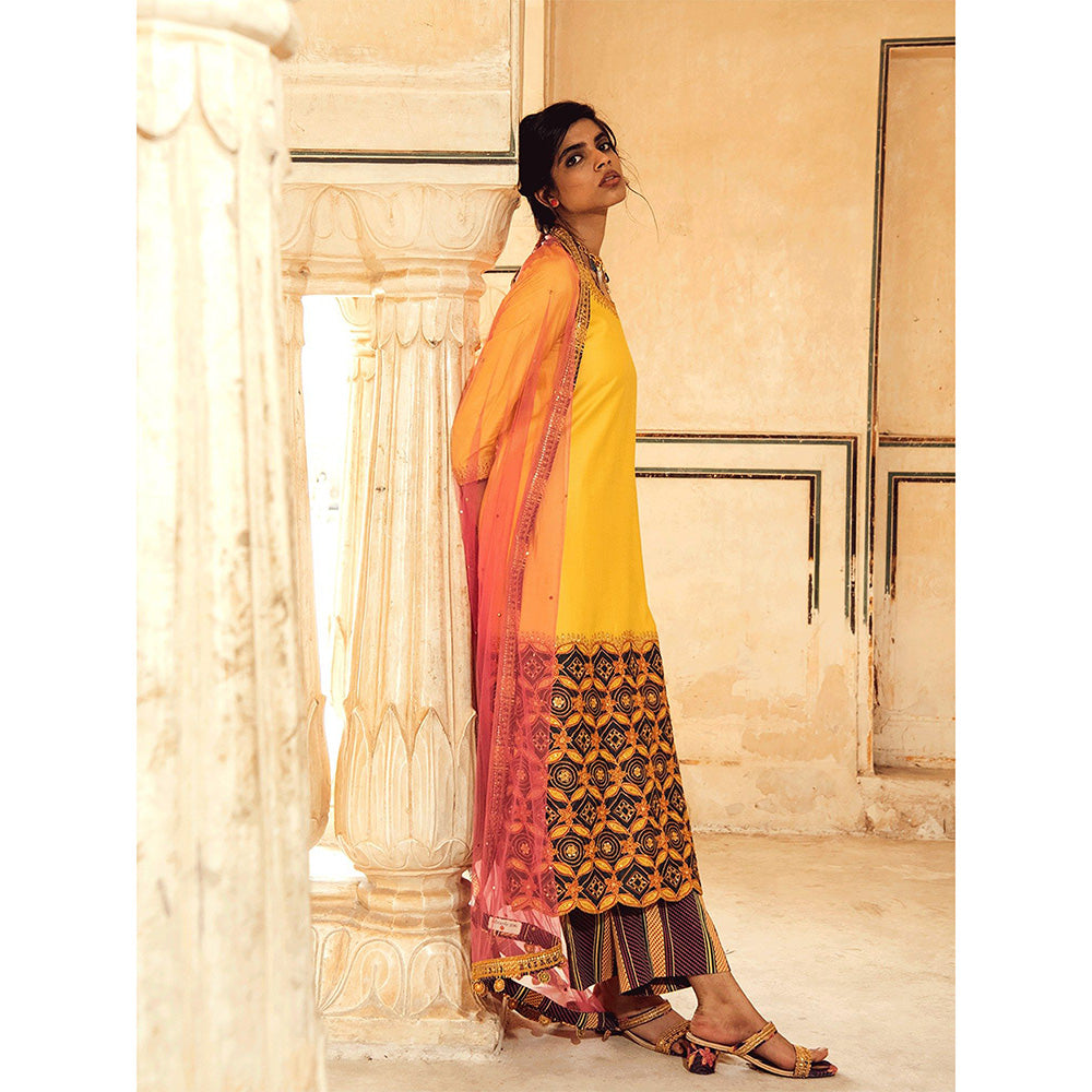 Swati Vijaivargie Abhaneri Kurta with Boondi Pant and Pali Dupatta (Set of 3)