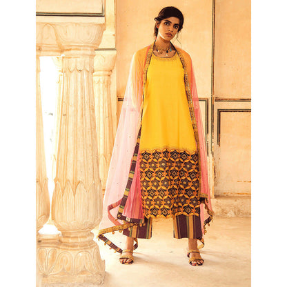 Swati Vijaivargie Abhaneri Kurta with Boondi Pant and Pali Dupatta (Set of 3)