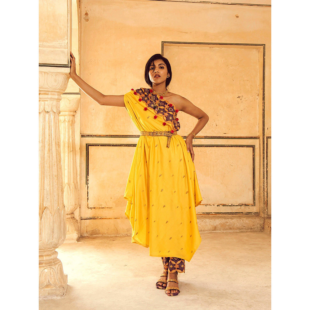 Swati Vijaivargie City Palace Kurta with Sheesh Mahal Pant & Belt (Set of 3)