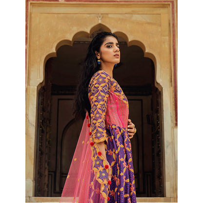 Swati Vijaivargie Nagaur Kurta with Tonk Pant and Badmer Dupatta (Set of 3)