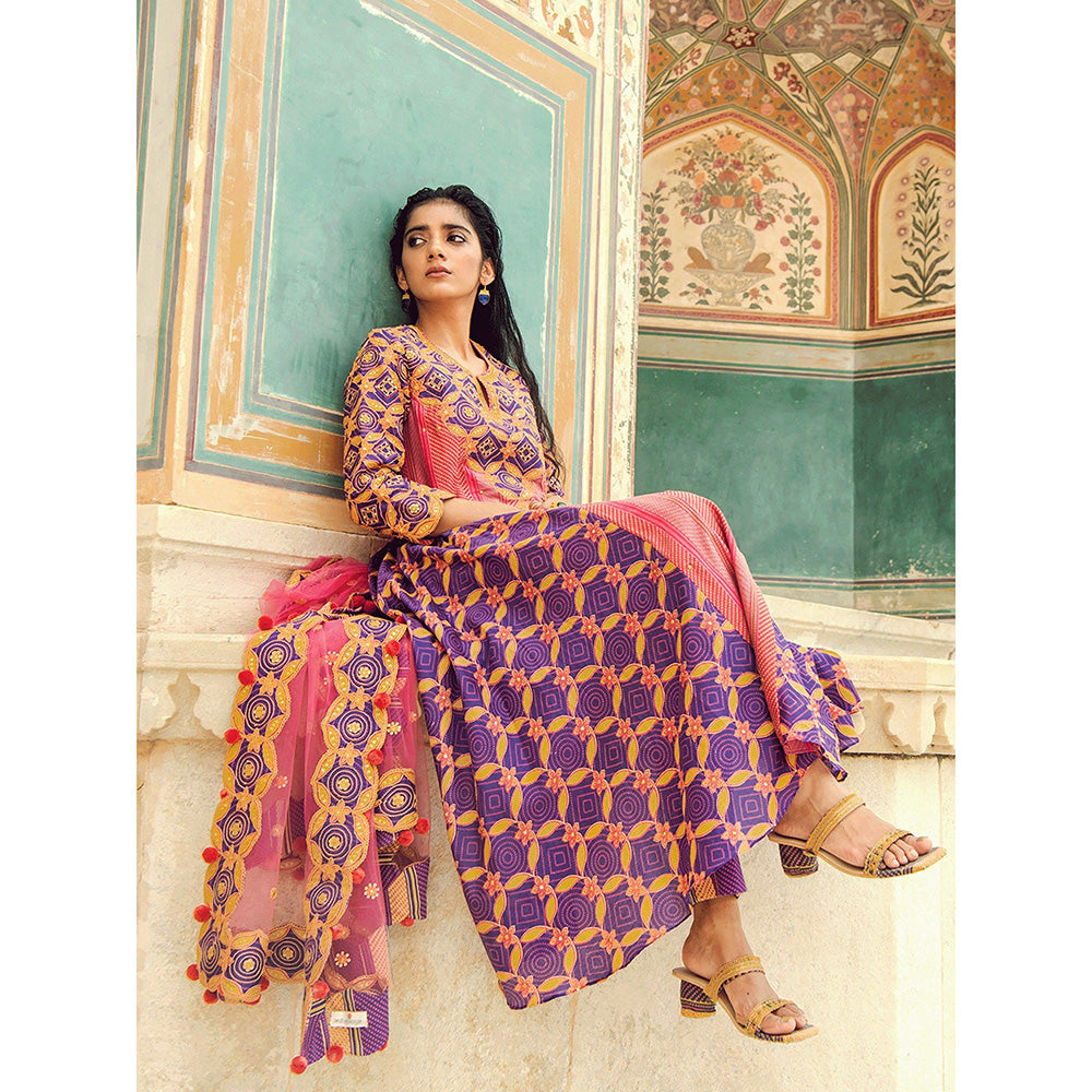 Swati Vijaivargie Nagaur Kurta with Tonk Pant and Badmer Dupatta (Set of 3)