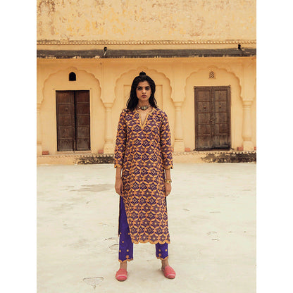 Swati Vijaivargie Bharatpur Kurta with Mehar Pant and Badmer Dupatta (Set of 3)