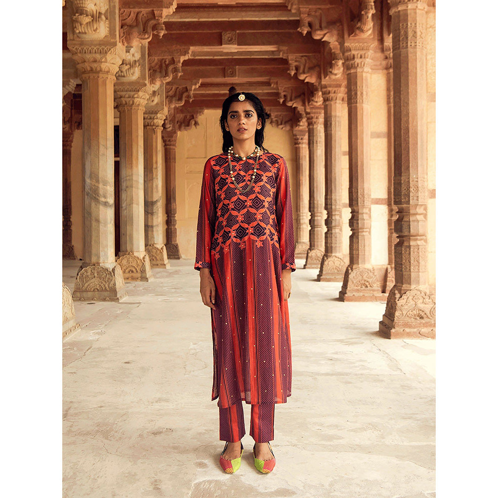 Swati Vijaivargie Jantar Mantar Kurta with Boondi Pant and Teej Dupatta (Set of 3)