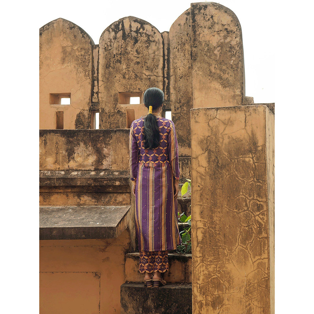 Swati Vijaivargie Jantar Mantar Kurta with Sheesh Mahal Pant (Set of 2)