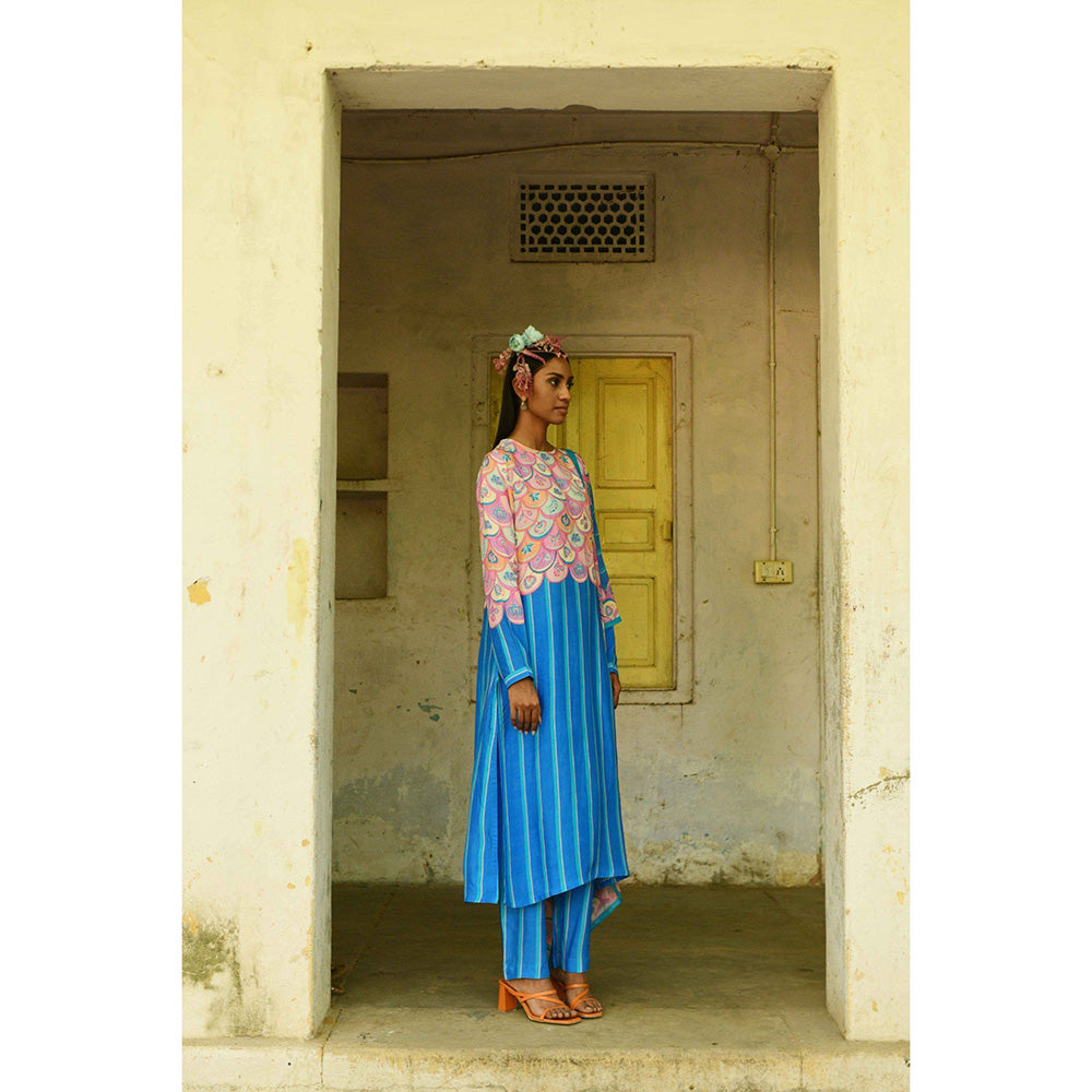 Swati Vijaivargie Champa Blue Kurta With Pants (Set of 2)