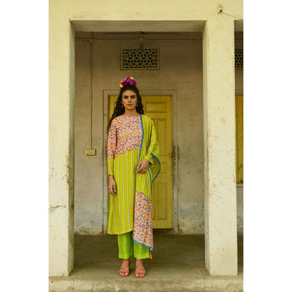 Swati Vijaivargie Champa Kurta With Pants (Set of 2)