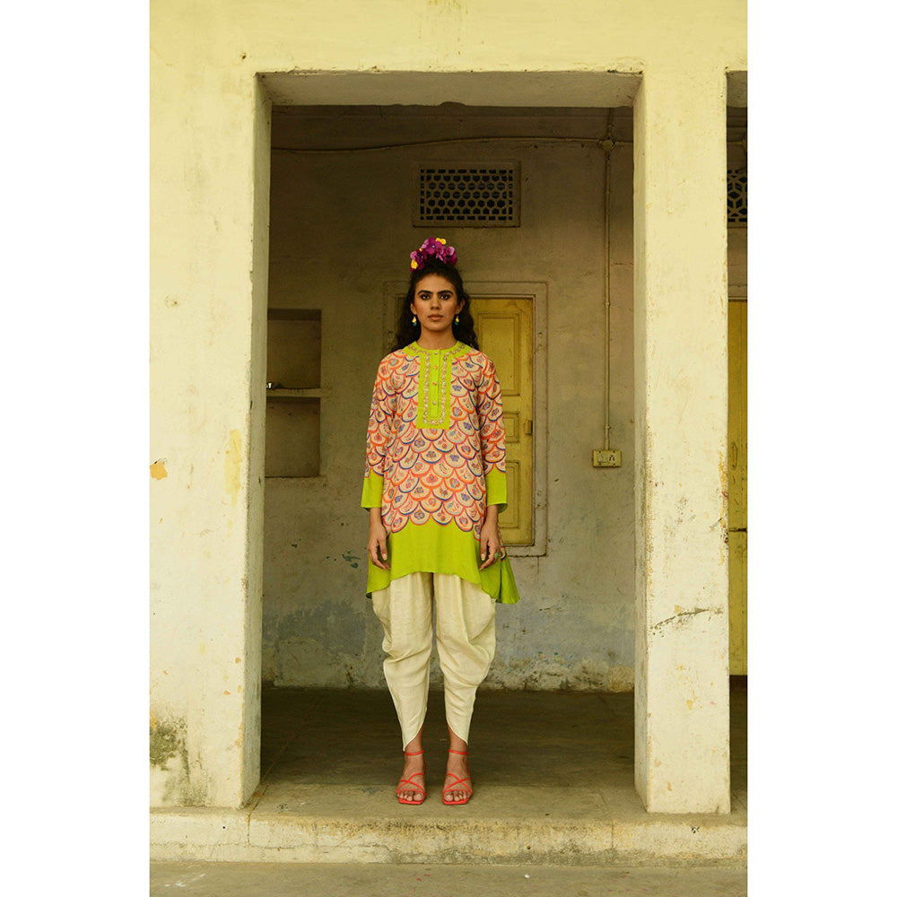 Swati Vijaivargie Jasmine Kurti With Dhoti Pant (Set of 2)