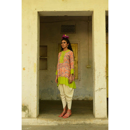 Swati Vijaivargie Jasmine Kurti With Dhoti Pant (Set of 2)