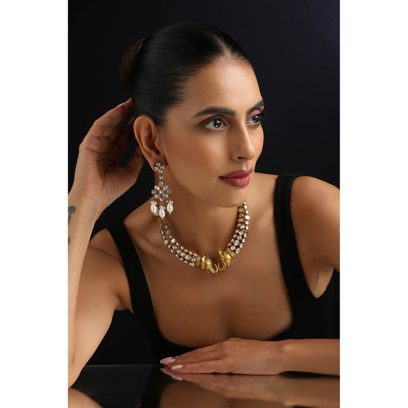 SWABHIMANN Gold Polki Hasli White Necklace with Earrings