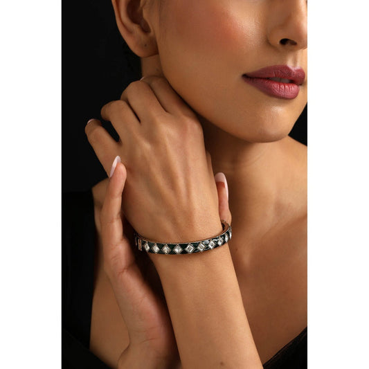 SWABHIMANN White Polki Kada